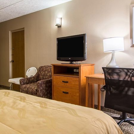 Greenridge Hotel Wickliffe エクステリア 写真