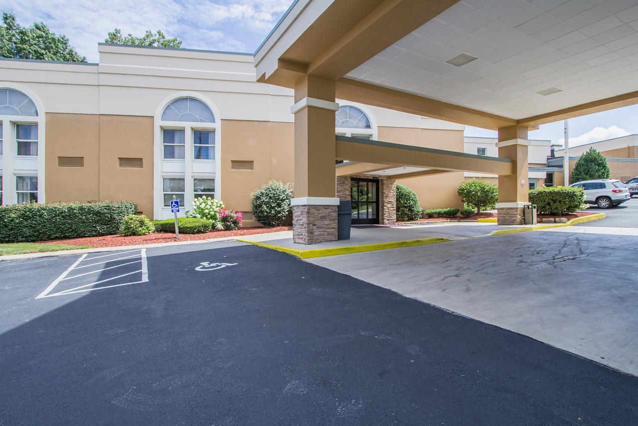 Greenridge Hotel Wickliffe エクステリア 写真
