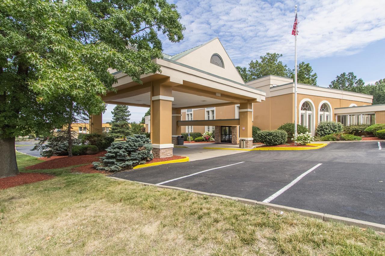 Greenridge Hotel Wickliffe エクステリア 写真
