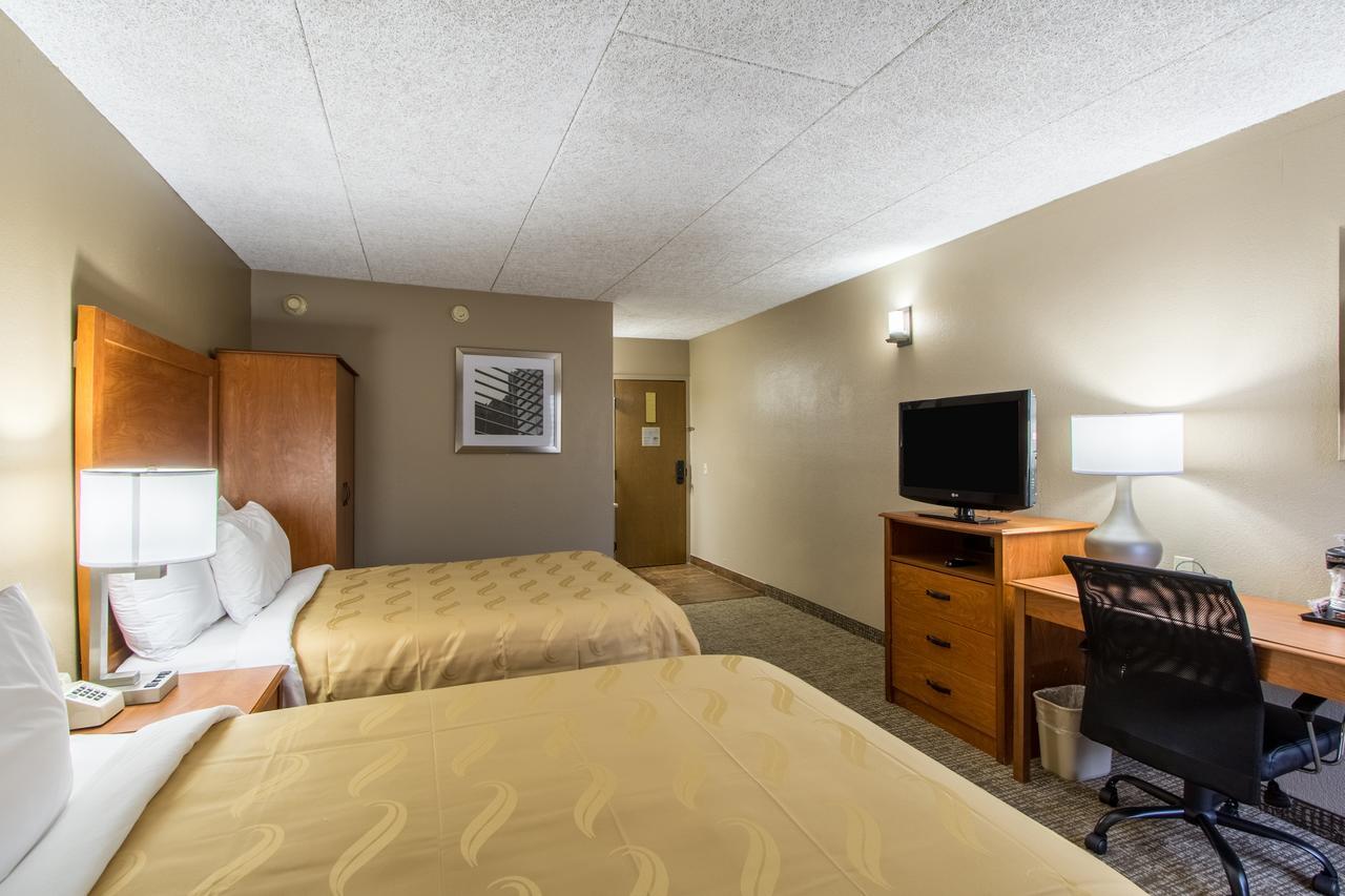 Greenridge Hotel Wickliffe エクステリア 写真